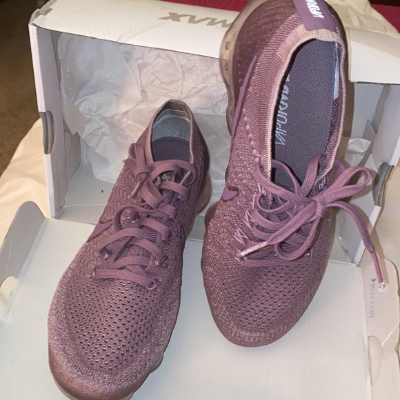 COPY - Women’s Nike Air Vapormax Flyknit - Picture 5 of 9